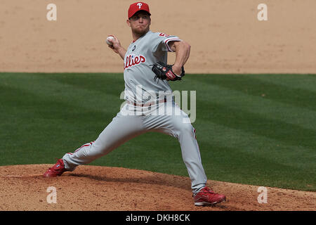 Philadelphia Phillies näher Brad Lidge seinen zweiten blies sparen Gelegenheit in einer Reihe, zwei aus neunten Inning Hauptdurchlauf, Rafael Furcal, die das Spiel zum 2: 2 gebunden aufgeben (Credit-Bild: © Tony Leon/Southcreek Global/ZUMApress.com) Stockfoto