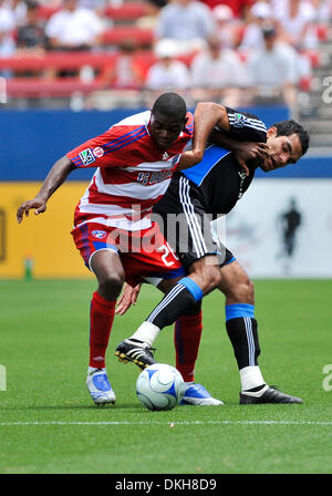 FC Dallas Mittelfeldspieler Anthony Wallace zunächst für Ball zu positionieren, wie die Erdbeben in FC Dallas für ein 2: 2 Reisen zu zeichnen. (Kredit-Bild: © Steven Leija/Southcreek Global/ZUMApress.com) Stockfoto