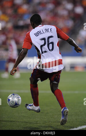 FC Dallas Mittelfeldspieler Anthony Wallace stoppt den Ball, wie Dynamo herrschen für eine 3: 1-Sieg bei Pizza Hut Park (Credit-Bild: © Steven Leija/Southcreek Global/ZUMApress.com) Stockfoto