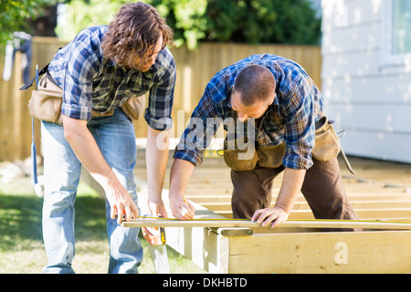 Bau einer Terrasse Stockfoto