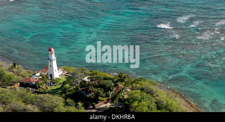 Erhöhte Ansicht eines Leuchtturms gesehen von Kapahulu, Diamond Head, Honolulu, Oahu, Hawaii, USA Stockfoto