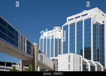 Bürogebäude an der Uferpromenade in Halifax, Nova Scotia, Kanada. Stockfoto