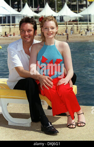 BRIAN CONLEY & KELLY HARRISON. & SCHAUSPIELER. CANNES, FRANKREICH, EUROPE.13/05/2001.BH60E6C. Stockfoto