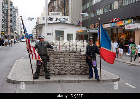 Der berühmte ehemals Checkpoint Charlie Berlin Deutschland Stockfoto