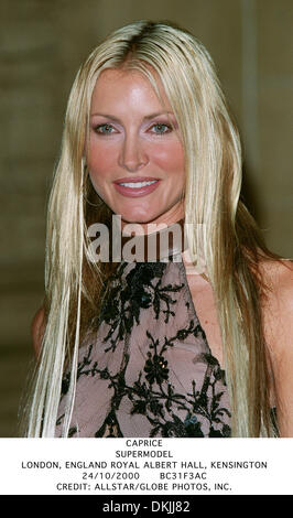 24. Oktober 2000 - ROYAL ALBERT HALL, KENSINGTON - CAPRICE. SUPERMODEL. LONDON, ENGLAND. ROYAL ALBERT HALL, KENSINGTON.24/10/2000.BC31F3AC. CREDIT: (Kredit-Bild: © Globe Photos/ZUMAPRESS.com) Stockfoto