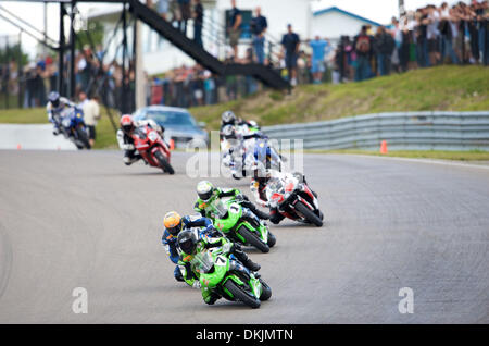 18. Juli 2009 - Bowmanville, Kanada - 18. Juli 2009: kanadische Kawasaki Motors Fahrer Alex Welsh (7) führt die frühen Stadien der Runde 4 von Yoshimura Pro Sport Bike Rennen am Samstag Nachmittag auf dem Mosport International Raceway. (Kredit-Bild: © Southcreek Global/ZUMApress.com) Stockfoto