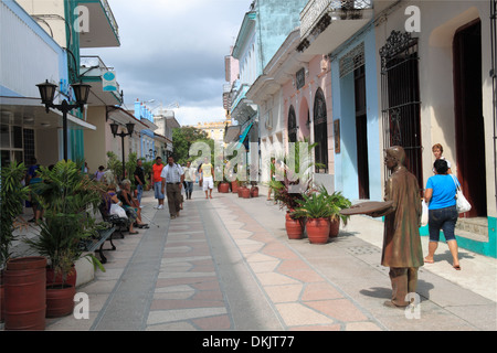 Maler-Statue an Calle Independencia Sur, Sancti Spiritus Sancti Spiritus Provinz, Kuba, Karibik, Mittelamerika Stockfoto