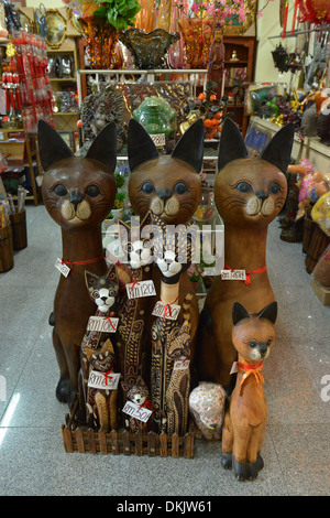 Katzen, Andenkenladen, Tempelanlage Kek Lok Si, Penang, Malaysia Stockfoto