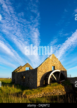 Ruinen der Mühle-Haus im Haus auf Cornaigmore Insel Tiree in den Inneren Hebriden Argyll und Bute Schottland Großbritannien mit dramatischer Himmel Stockfoto