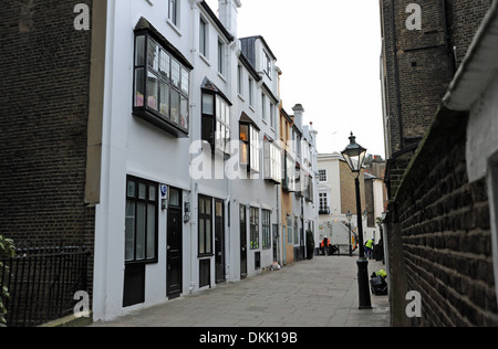 Alte Hütten im Royal Borough of Kensington und Chelsea London W8 UK Stockfoto