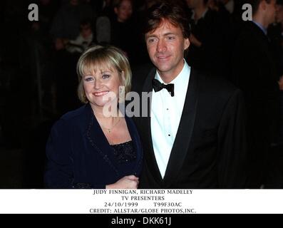 24. Oktober 1999 - JUDY FINNIGAN, RICHARD MADELEY. TV-PRESENTERS.24/10/1999.T99F30AC. CREDIT: (Kredit-Bild: © Globe Photos/ZUMAPRESS.com) Stockfoto