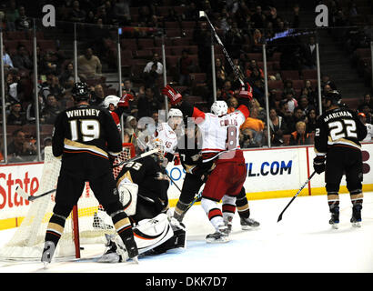 25. November 2009 - schlagen Anaheim, Kalifornien, USA - NHL HOCKEY - The Anaheim Ducks die Carolina Hurrikan 3-2 im Honda Center, Anaheim, Kalifornien. (Kredit-Bild: © Scott Mitchell/ZUMA Press) Stockfoto