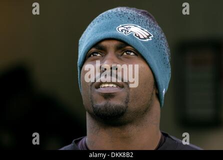 29. November 2009 - Philadelphia, Pennsylvania, USA - Philadelphia Eagles Backup-quarterback MICHAEL VICK vor dem Spiel gegen die Washington Redskins.  (Kredit-Bild: © Jay Gorodetzer/ZUMA Press) Stockfoto