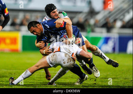 Castres, Frankreich. 6. Dezember 2013. Heineken Cup Rugby. Castres versus Fischadler. Gespeist Faasalele (cas). Castres gewann die enge Match mit einem Score von 15: 9. Bildnachweis: Aktion Plus Sport/Alamy Live-Nachrichten Stockfoto