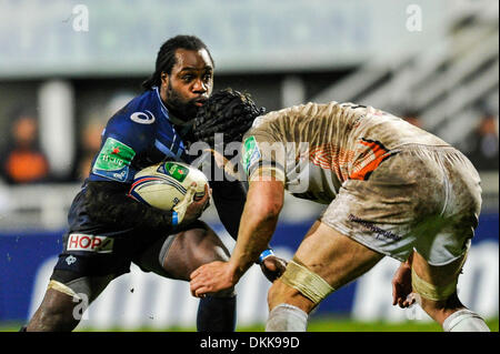 Castres, Frankreich. 6. Dezember 2013. Heineken Cup Rugby. Castres versus Fischadler. Marcel Garvey (cas). Castres gewann die enge Match mit einem Score von 15: 9. Bildnachweis: Aktion Plus Sport/Alamy Live-Nachrichten Stockfoto