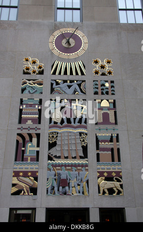 Brasserie Ruhlmann Art-Deco-Fassade am Rockefeller Center in New York City Stockfoto