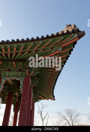 Traditionelle koreanische Dachkonstruktion in Hanok Stil - Paju, Südkorea Stockfoto
