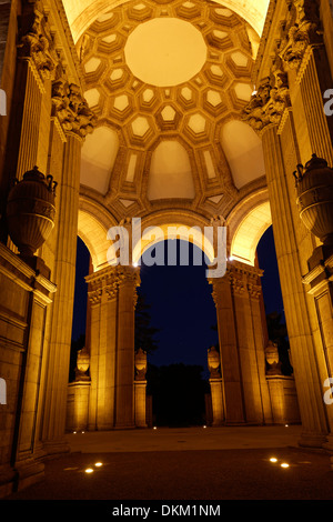 Der Palast der schönen Künste in der Marina District von San Francisco, Kalifornien, war ein Teil der 1915 Panama-Pacific Exposition. Stockfoto