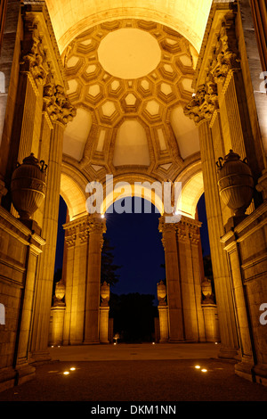 Der Palast der schönen Künste in der Marina District von San Francisco, Kalifornien, war ein Teil der 1915 Panama-Pacific Exposition. Stockfoto