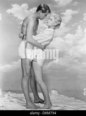 20. Juli 1959 - TROY DONAHUE mit Sandra Dee.1959. (Kredit-Bild: © Globe Photos/ZUMAPRESS.com) Stockfoto