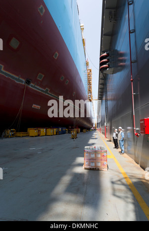 Besuchen Sie am Fließband von den 20 Triple-E 18.200 TEU große Containerschiffe bei Daewoo (DSME)-Werft in Südkorea. Stockfoto