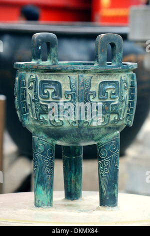 Bronze antiken Container im Beihai-Park in Peking. Stockfoto