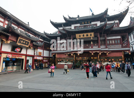 Yuyuan Tourist Mart in der Nähe von Yu-Garten, Altstadt, Huangpu District, Shanghai, China Stockfoto