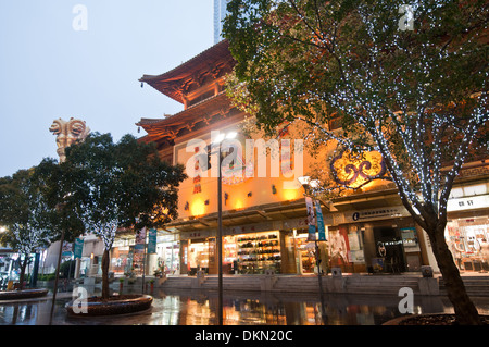 Buddhistische Jing-Tempel (Tempel des Friedens und der Ruhe) auf West Nanjing Road in Shanghai, China Stockfoto