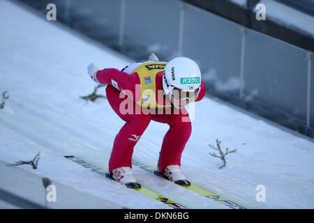 Lysgaardsbakkene Ski springen Hill, Lillehammer, Norwegen. 7. Dezember 2013. Taihei Kato (JPN), 7. Dezember 2013 - Nordische Kombination: FIS Nordische Kombination World Cup Skispringen HS 100 Lysgaardsbakkene Ski springen Hill, Lillehammer, Norwegen. © Jun Tsukida/AFLO SPORT/Alamy Live-Nachrichten Stockfoto