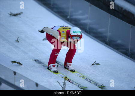 Lysgaardsbakkene Ski springen Hill, Lillehammer, Norwegen. 7. Dezember 2013. Akito Watabe (JPN), 7. Dezember 2013 - Nordische Kombination: FIS Nordische Kombination World Cup Skispringen HS 100 Lysgaardsbakkene Ski springen Hill, Lillehammer, Norwegen. © Jun Tsukida/AFLO SPORT/Alamy Live-Nachrichten Stockfoto