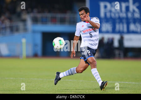 Kawasaki Todoroki Stadium, Kanagawa, Japan. 7. Dezember 2013. Dutra (F Marinos), 7. Dezember 2013 - Fußball /Soccer: 2013 J.LEAGUE Division 1 zwischen Kawasaki Frontale 1-0 Yokohama F.Marinos Kawasaki Todoroki Stadium, Kanagawa, Japan. © AFLO SPORT/Alamy Live-Nachrichten Stockfoto