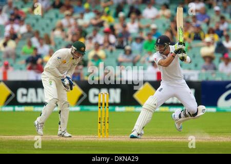 Adelaide, Südaustralien. 8. Dezember 2013.  KEVIN PIETERSEN - Aktion vom 2. Asche Test Match spielte in Adelaide Oval. Bildnachweis: Europäische Sportnachrichten fotografische Agentur/Alamy Live Stockfoto