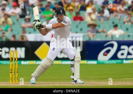 Adelaide, Südaustralien. 8. Dezember 2013.  KEVIN PIETERSEN - Aktion vom 2. Asche Test Match spielte in Adelaide Oval. Bildnachweis: Europäische Sportnachrichten fotografische Agentur/Alamy Live Stockfoto