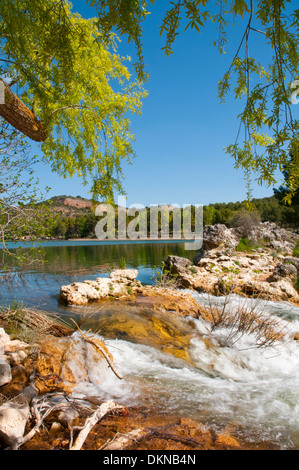 Kaskaden. La Colgada See, Lagunas de Ruidera Nature Reserve, Provinz Ciudad Real, Castilla La Mancha, Spanien. Stockfoto