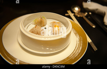 Die Dim Sum of The Eight Restaurant im Grand Lisboa erhielten drei Sterne im Guide Michelin Hong Kong & Macau 2014 Stockfoto