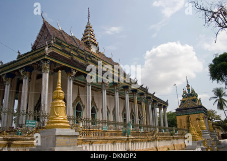 Eine schöne buddhistische Pagode ist eine buddhistische Tempelanlage in Battambang, Kambodscha. Stockfoto