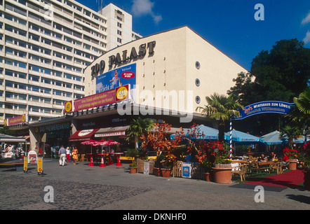 Das Kino Zoo Palast vor der Renovierung, das Gebäude ist ein Teil des Architektur-Ensembles "Zoobogen", Berlin Stockfoto