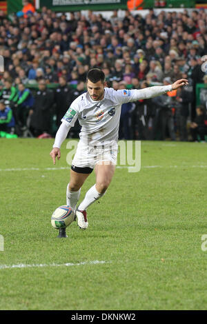 Leicester, UK. 8. Dezember 2013. Jonathan Pélissié wandelt während des Heineken Cup Pool Matches zwischen Leicester Tigers und Montpellier am Welford Road Credit: Action Plus Sport/Alamy Live News Stockfoto