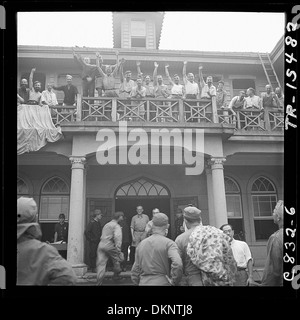 Resultate von alliierten Kriegsgefangenen wurden von Navy und Marine Corp Männer in der Präfektur Saitama, ein Franziskanerkloster 30 veröffentlicht... 520931 Stockfoto