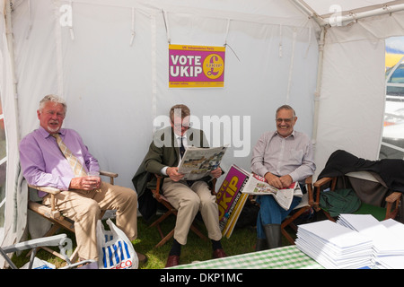 United Kingdom Independence Party UKIP Aktivist Freiwilligen Zelt am showground Stockfoto