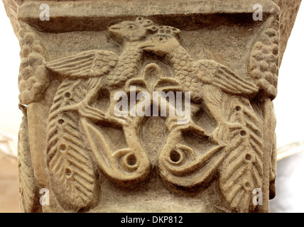 Mittelalterliche Hauptstadt Spalten, Krypta der Basilika des Heiligen Nikolaus (Basilica di San Nicola), Bari, Apulien, Italien Stockfoto