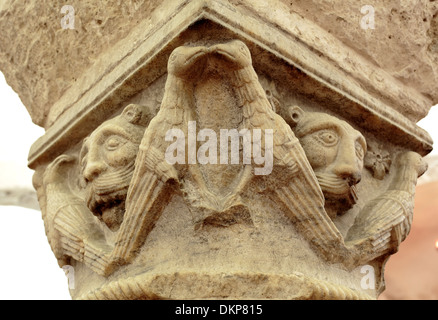 Mittelalterliche Hauptstadt Spalten, Krypta der Basilika des Heiligen Nikolaus (Basilica di San Nicola), Bari, Apulien, Italien Stockfoto