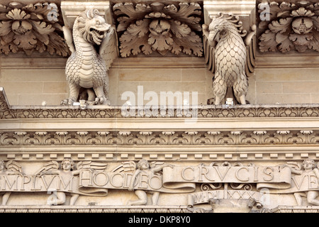 Skulptur der Fassade der Kirche des Heiligen Kreuzes (Chiesa di Santa Croce), Lecce, Apulien, Italien Stockfoto