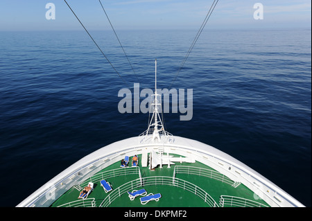 Eine Gesamtansicht des Bogens (vorne) des P & O Kreuzfahrtschiffes Ventura. Stockfoto