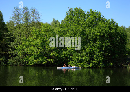 Paddler in der Nähe von Haltern bin See, Münsterland, Nord Rhein Westfalen, Deutschland Stockfoto