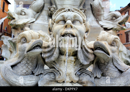 Fontana del Pantheon (Brunnen des Pantheon), Piazza della Rotonda, Rom, Italien Stockfoto
