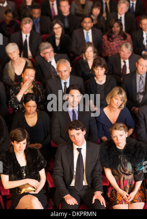 Gelangweilt Theater-Publikum Stockfoto