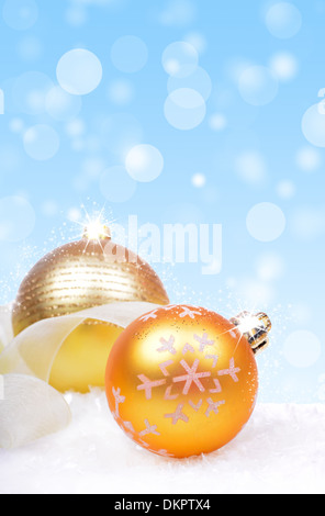 Weihnachten Hintergrund mit Kugeln Stockfoto