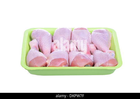 Frische Hähnchenkeulen auf dem Retail-Tablett. Isoliert auf einem weißen Stockfoto