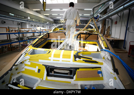 Rivarama Superyacht im Bau an der Riva-Fabrik in Sarnico, Italien. Stockfoto